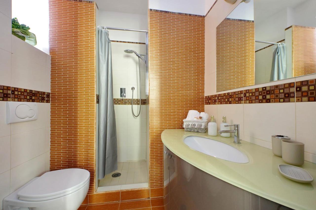 Luxury Apartment Vaticano-S'Peter Basilica - Netflix Wifi - Aircond Рим Екстериор снимка